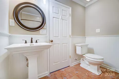 Bath - 6902 Honey Bee Rd, Monroe, NC 28110 photo 5 of 5