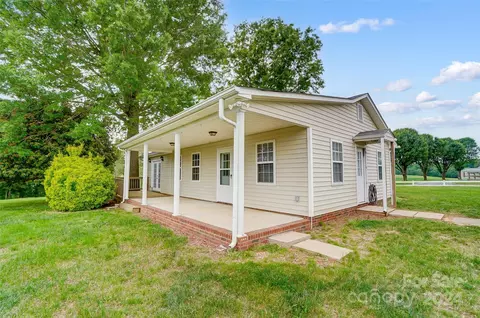 Exterior - 6902 Honey Bee Rd, Monroe, NC 28110 photo 3 of 6