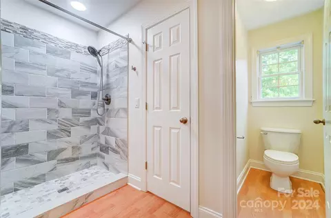 Bath - 6902 Honey Bee Rd, Monroe, NC 28110 photo 2 of 5