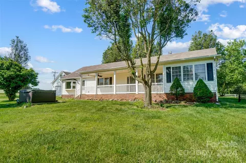 Exterior - 6902 Honey Bee Rd, Monroe, NC 28110 photo 2 of 6