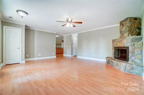 Living - 6902 Honey Bee Rd, Monroe, NC 28110 photo 2 of 8