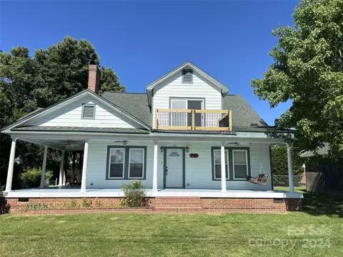 103 Elm St, Morganton, NC 28655