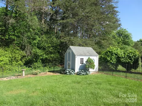 5090 Mill Pond Dr, Conover, NC 28613 photo 7