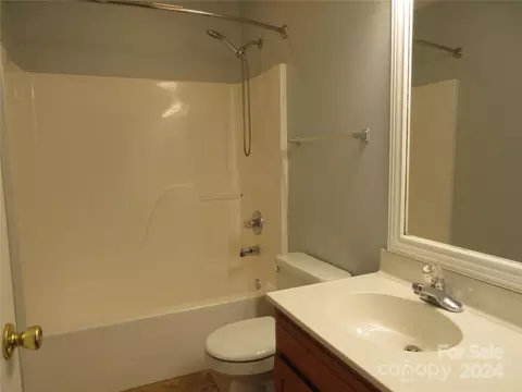 5090 Mill Pond Dr, Conover, NC 28613 photo 30