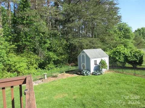 5090 Mill Pond Dr, Conover, NC 28613 photo 13