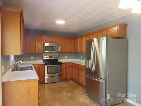 5090 Mill Pond Dr, Conover, NC 28613 photo 37