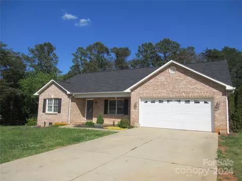 5090 Mill Pond Dr, Conover, NC 28613 photo 2