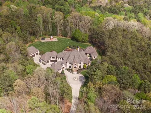 9044 Island Point Rd, Charlotte, NC 28278