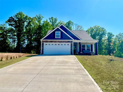203 Thorn Creek Dr, Gaffney, SC 29341