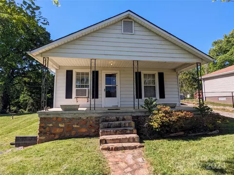 80 Grove St, Marion, NC 28752