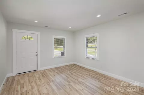 521 Central Ave, Lancaster, SC 29720 photo 7