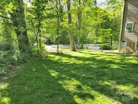 99999 Craig Cir, Asheville, NC 28805