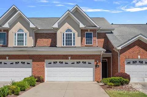 504 Whistling Straits Ln, Fort Mill, SC 29708