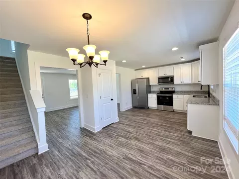 699 3rd Se St SE, Conover, NC 28613 photo 3