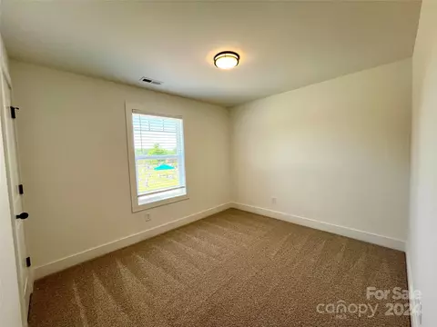 699 3rd Se St SE, Conover, NC 28613 photo 14