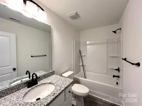 699 3rd Se St SE, Conover, NC 28613 photo 13