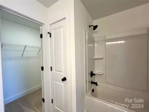 699 3rd Se St SE, Conover, NC 28613 photo 10