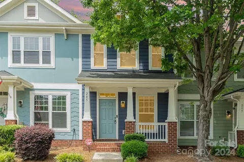 285 Hurston Cir, Charlotte, NC 28208