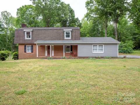2128 Bertha St, Kannapolis, NC 28083
