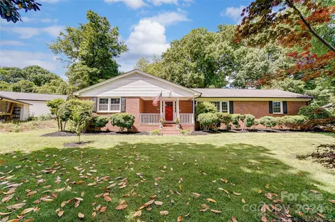 3234 Deerwood Dr, Gastonia, NC 28054
