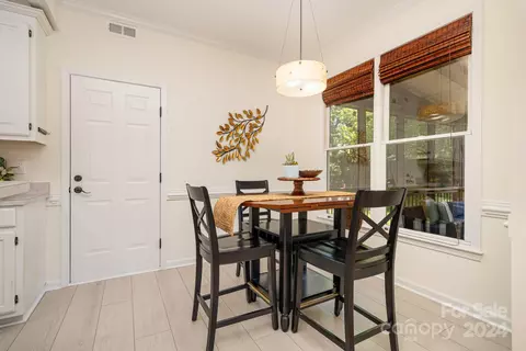 Dining - 17200 Shadow Bark Dr, Cornelius, NC 28031 photo 3 of 4