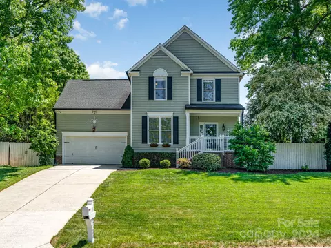 Exterior - 17200 Shadow Bark Dr, Cornelius, NC 28031 photo 2 of 11