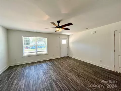 Living - 705 3rd Se St SE, Conover, NC 28613 photo 2 of 4