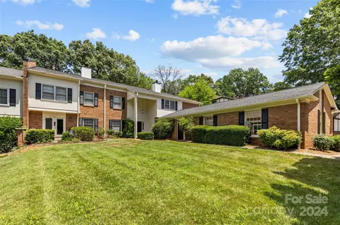 7242 Quail Meadow Ln, Charlotte, NC 28210