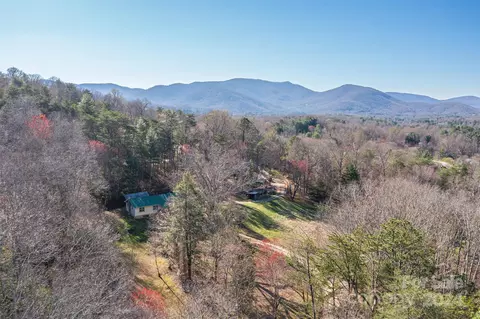 30 Guthrie Ln, Asheville, NC 28805