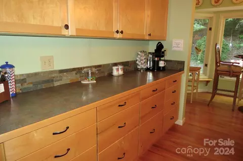 Kitchen - 22 Eagle Run, Brevard, NC 28712 photo 4 of 10