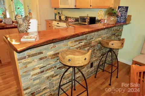 Kitchen - 22 Eagle Run, Brevard, NC 28712 photo 1 of 10
