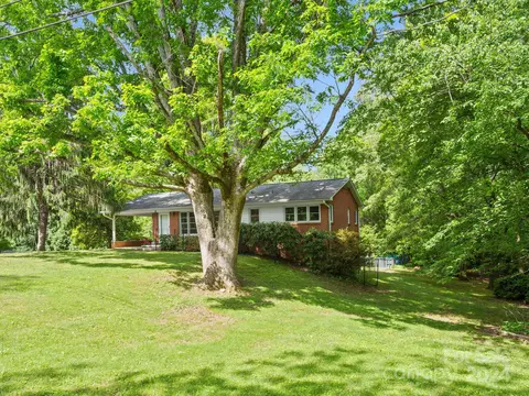 12 Mulberry Dr, Arden, NC 28704