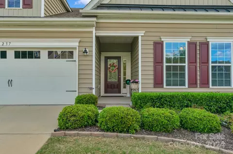237 Fordham Ct, Lancaster, SC 29720 photo 2