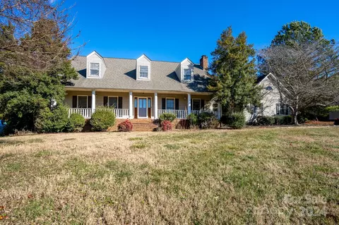 151 Oak Point Dr, Cherryville, NC 28021