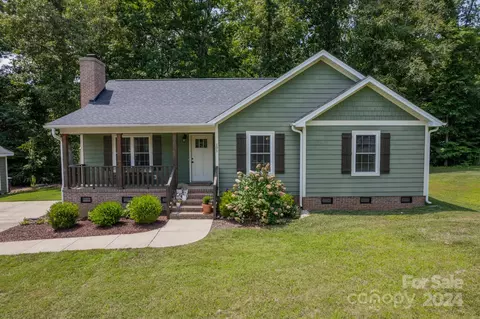 101 N Lane Rd, Mount Holly, NC 28120