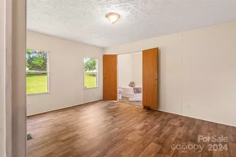 3836 River Rd, Hickory, NC 28602 photo 4