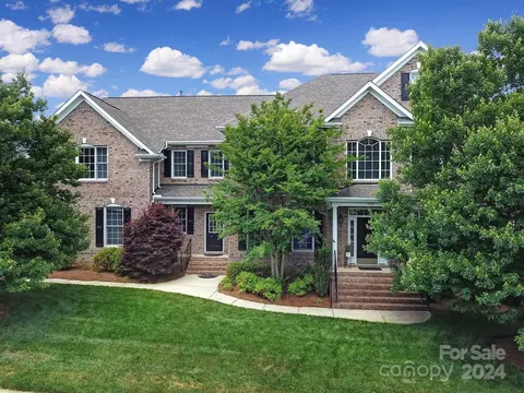 609 Maple Valley Ct, Matthews, NC 28104
