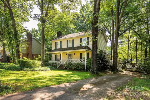 6612 Heatherwood Ln, Charlotte, NC 28227