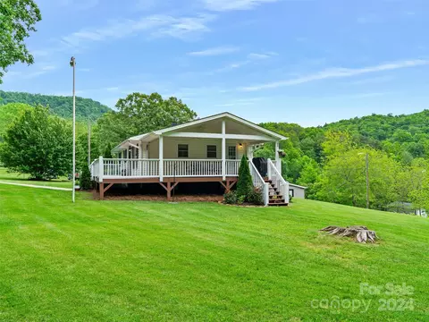 31 Hensley Dr, Asheville, NC 28805