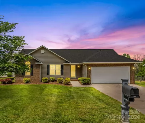 3541 Hillview Ne Dr NE, Conover, NC 28613