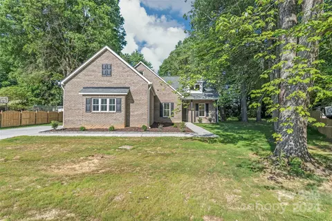 132 Keowee Cir, Indian Trail, NC 28079