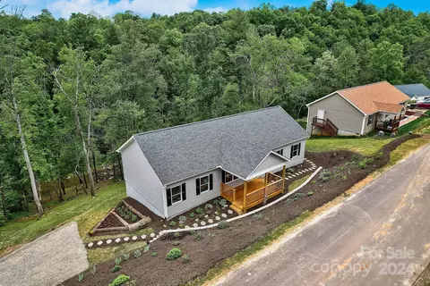 135 Indian Paintbrush Ln, Alexander, NC 28701