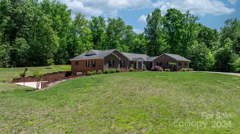 301 Garrison Rd, Morganton, NC 28655 photo 2
