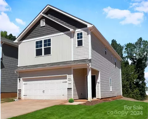 7033 Stoney Wood Ln, Charlotte, NC 28215