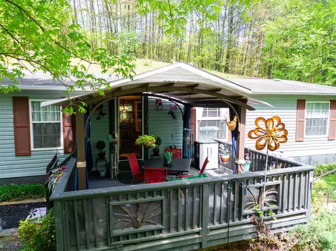 Exterior - 122 Andjen Valley Rd, Sylva, NC 28779 photo 2 of 8