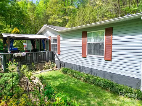 Exterior - 122 Andjen Valley Rd, Sylva, NC 28779 photo 4 of 8