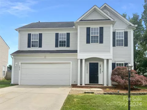 3835 Thomas Ridge Dr, Charlotte, NC 28269