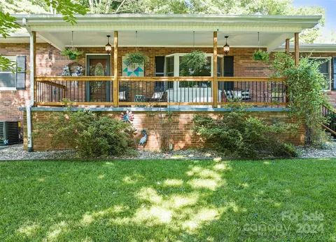 244 Gateway St, Waynesville, NC 28785