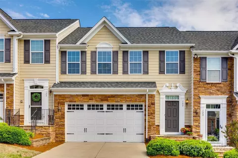 127 Inlet Point Dr, Fort Mill, SC 29708