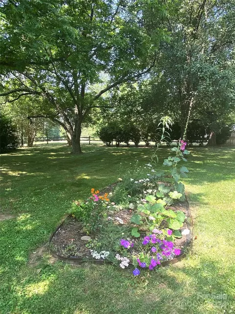 Exterior - 1260 E Ridge Rd, Salisbury, NC 28144 photo 3 of 5
